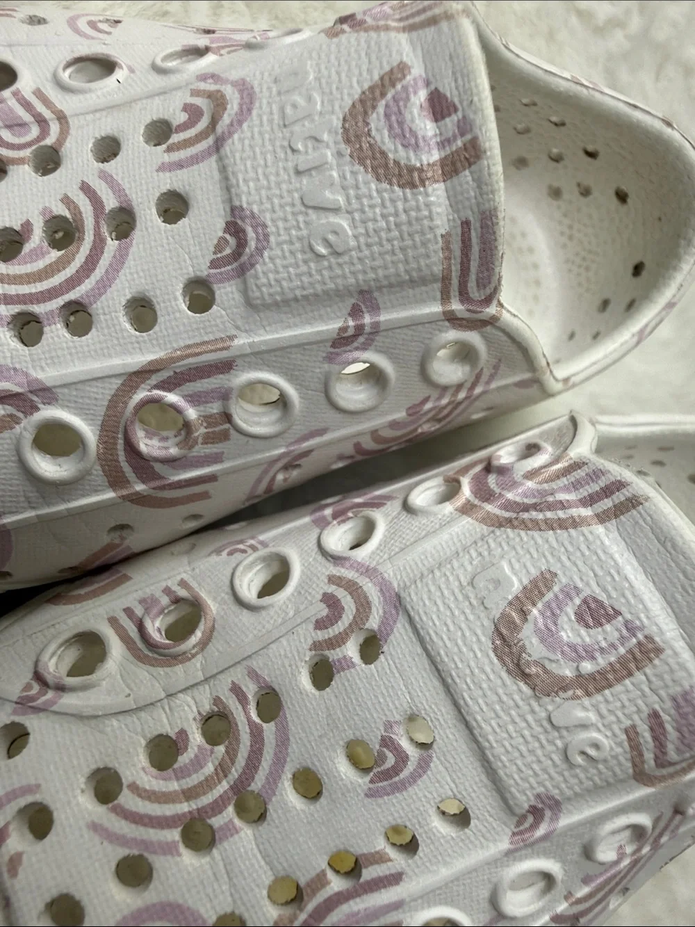 Native Jefferson Sugarlite Slip-On Water Shoes‎ C5 Toddler Child Pink Rainbow